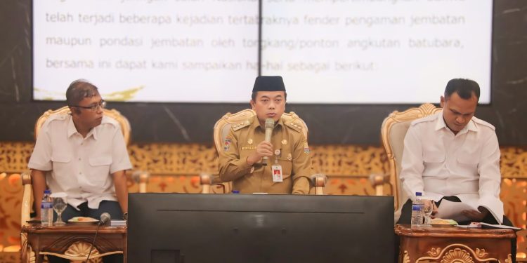 Gubernur Al Haris Minta Pengusaha Ganti Rugi Kerusakan Fender Jembatan Batanghari I