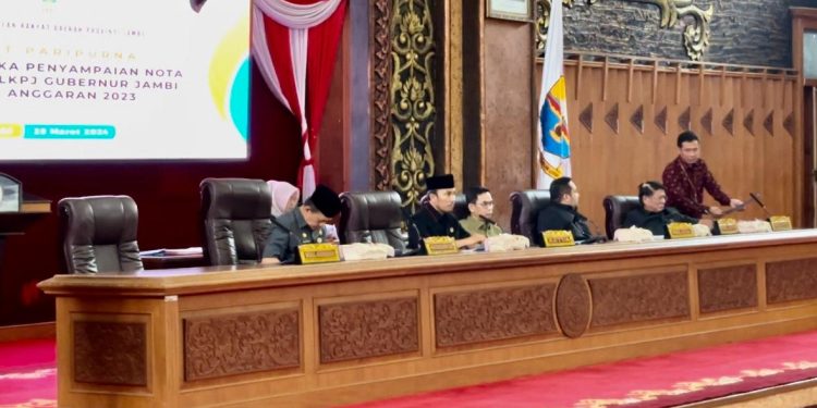 Ketua DPRD Jambi Pimpin Rapat Paripurna Penyampaian LKPJ Gubernur Jambi tahun anggaran 2023