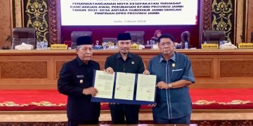DPRD Provinsi Jambi bersama Pemprov Sahkan 7 Ranperda jadi Perda