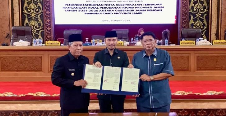 DPRD Provinsi Jambi bersama Pemprov Sahkan 7 Ranperda jadi Perda