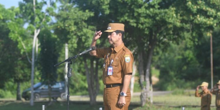 Pj Bupati Raden Najmi Pimpin Apel Gabungan di Lingkungan Pemkab Muaro Jambi