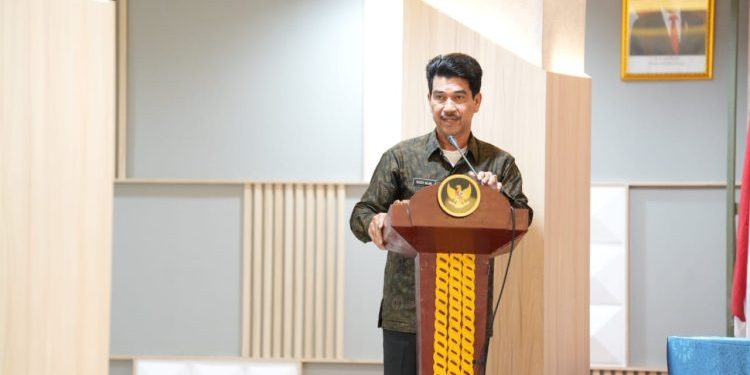 Pj Bupati Raden Najmi Hadiri Pelantikan dan Pengambilan Sumpah Janji Panitia Pengawas Pemilu Kec .Se-kab. Muaro Jambi