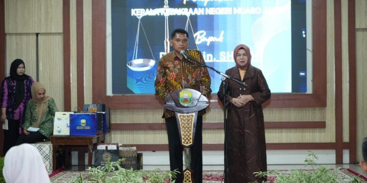Pemkab Muaro Jambi mengadakan kegiatan pelepasan Kepala Kejari Muaro Jambi