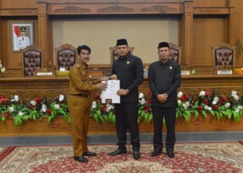 Pj Bupati Drs Raden Najmi Hadiri Rapat DPRD Kabupaten Muaro Jambi
