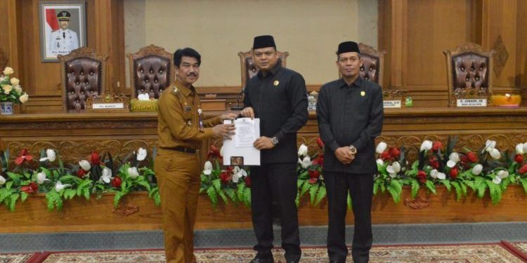 Pj Bupati Drs Raden Najmi Hadiri Rapat DPRD Kabupaten Muaro Jambi