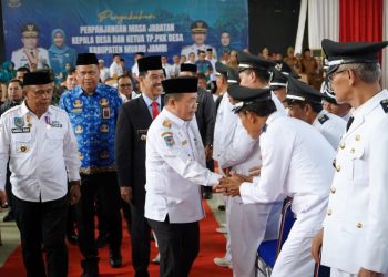 Gubernur Al Haris: Pengukuhan Kades Muaro Jambi Ke-2 se-Indonesia Setelah Bogor