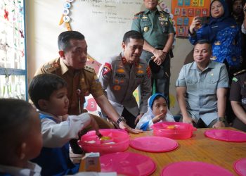 Launching Makan Bergizi Gratis, Gubernur Al Haris Pastikan Proses Lancar dan Menu Sehat untuk Anak