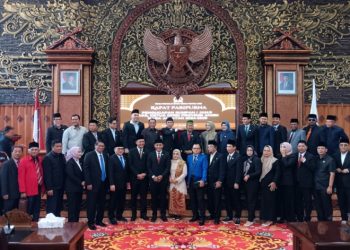 DPRD Provinsi Jambi Gelar Paripurna Pelantikan Samsul Riduan Sebagai Waka DPRD