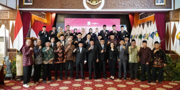Lantik Direksi Baru Bank Jambi, Gubernur Al Haris Tekankan Profesionalisme dan Inovasi