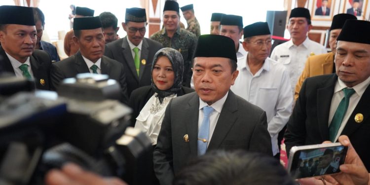 Lantik Pimpinan BAZNAS Periode 2025-2030, Gubernur Al Haris Dorong Pengelolaan Zakat Yang Baik Untuk Kesejahteraan Masyarakat